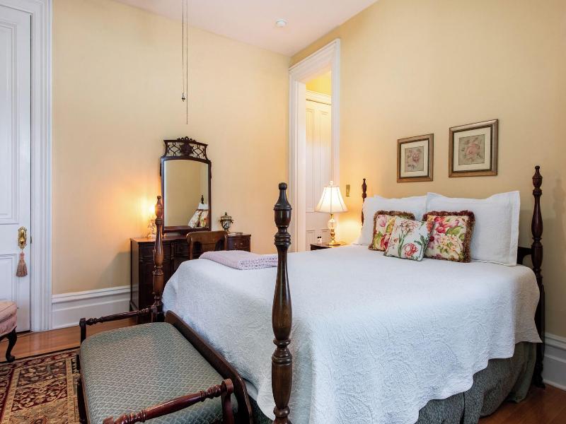 Dupont Mansion Bed Breakfast image