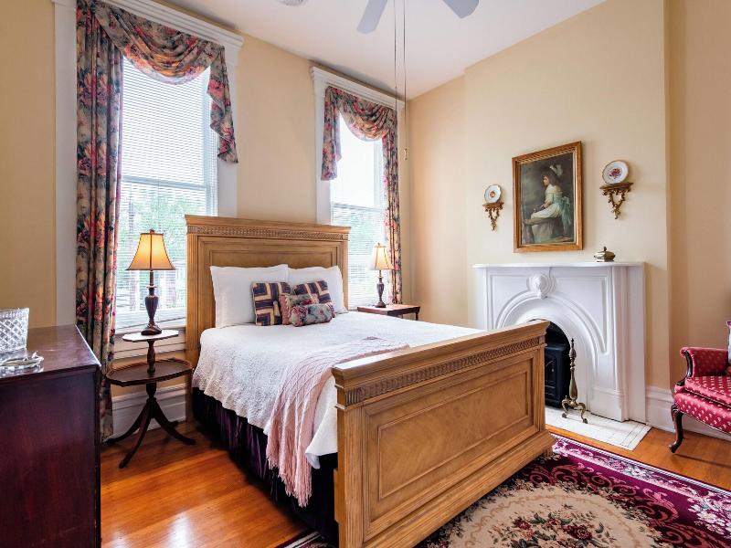 Dupont Mansion Bed Breakfast image