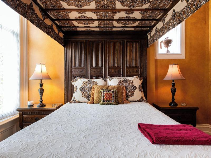 Dupont Mansion Bed Breakfast image