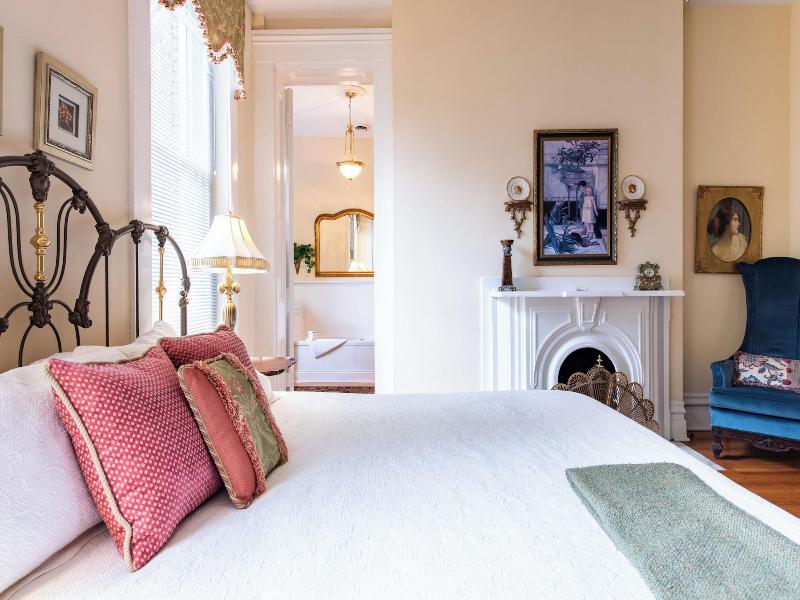 Dupont Mansion Bed Breakfast image