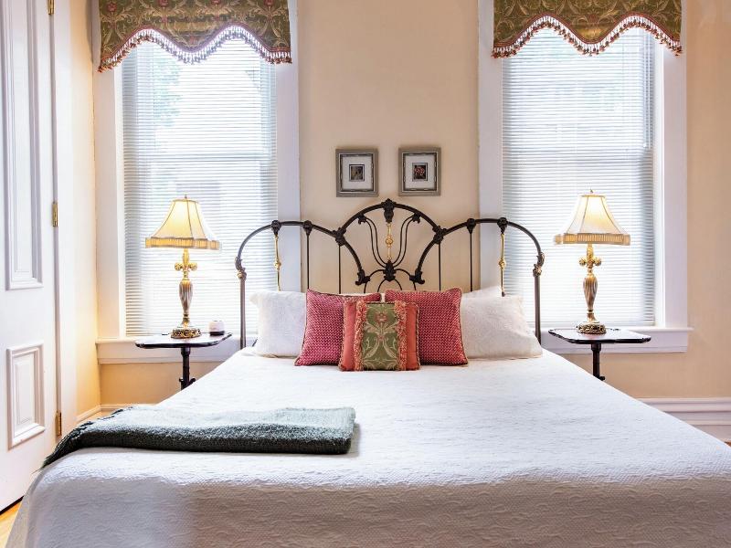 Dupont Mansion Bed Breakfast image