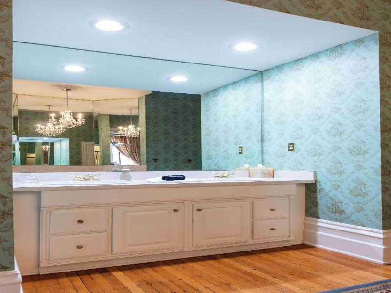 Dupont Mansion Bed Breakfast image