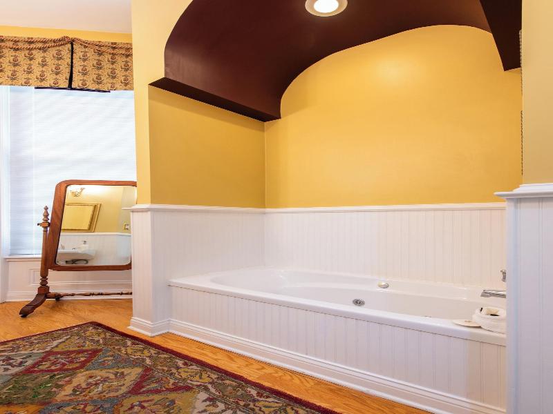 Dupont Mansion Bed Breakfast image