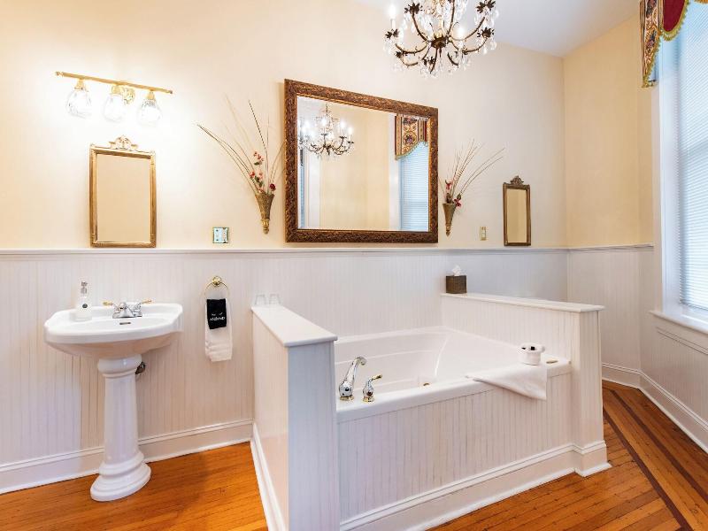 Dupont Mansion Bed Breakfast image