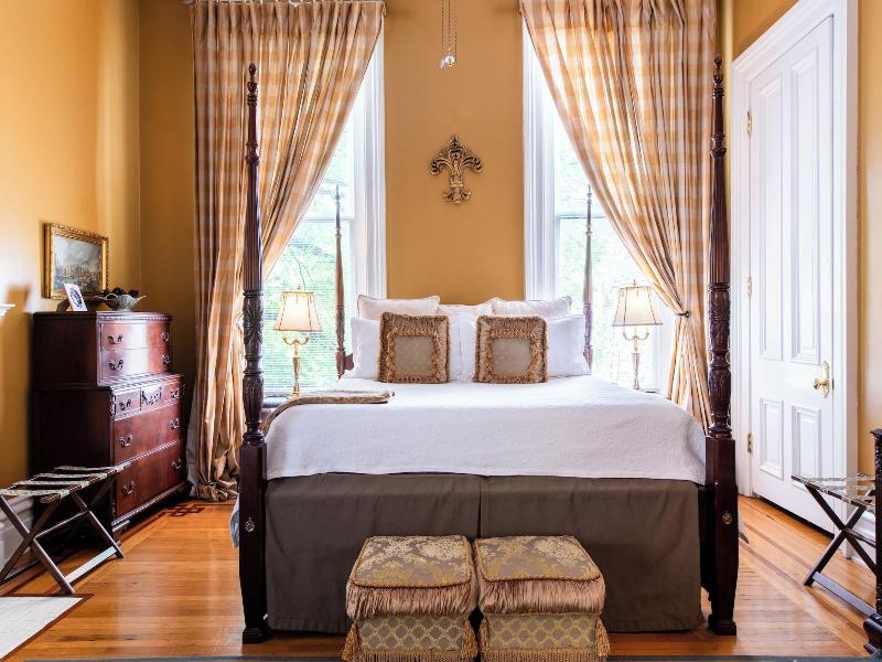 Dupont Mansion Bed Breakfast image