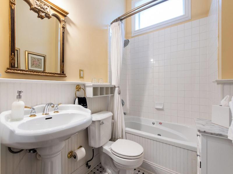 Dupont Mansion Bed Breakfast image