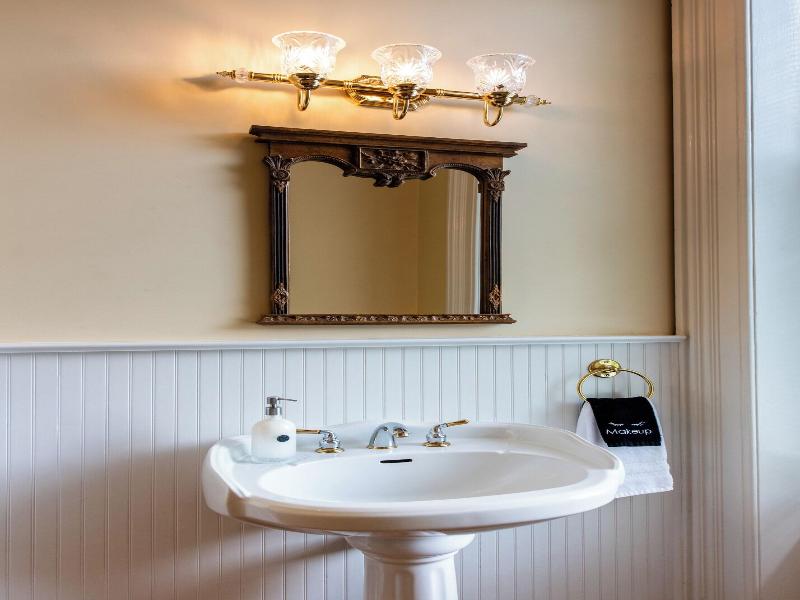 Dupont Mansion Bed Breakfast image