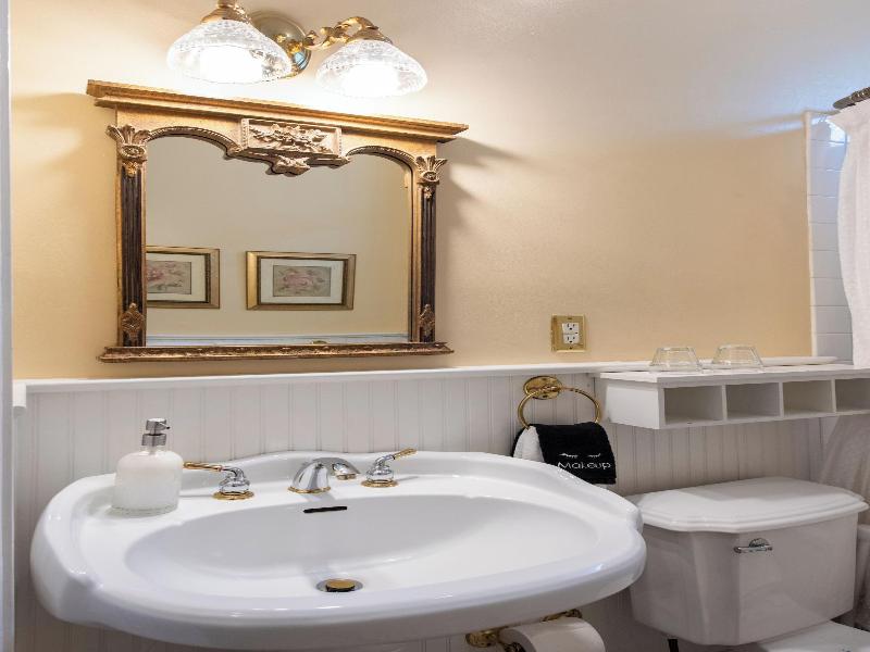 Dupont Mansion Bed Breakfast image