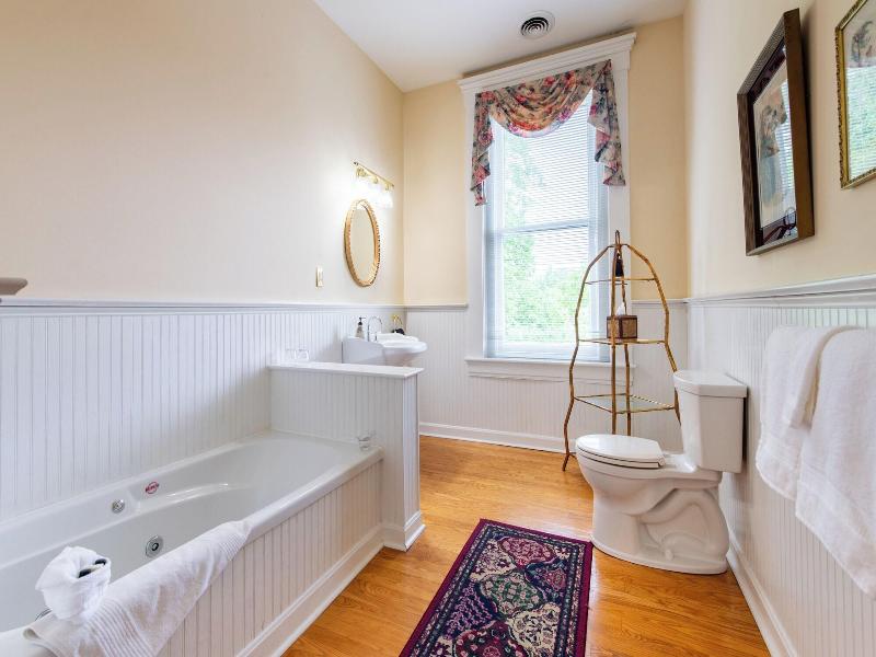 Dupont Mansion Bed Breakfast image