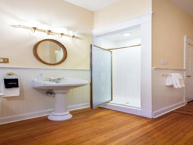 Dupont Mansion Bed Breakfast image