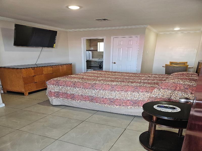 Branding Iron Motel image
