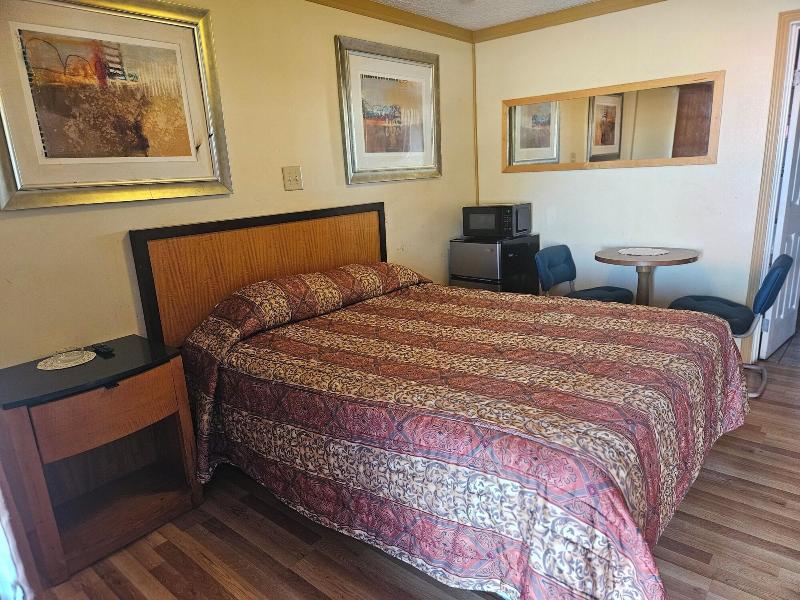 Branding Iron Motel image