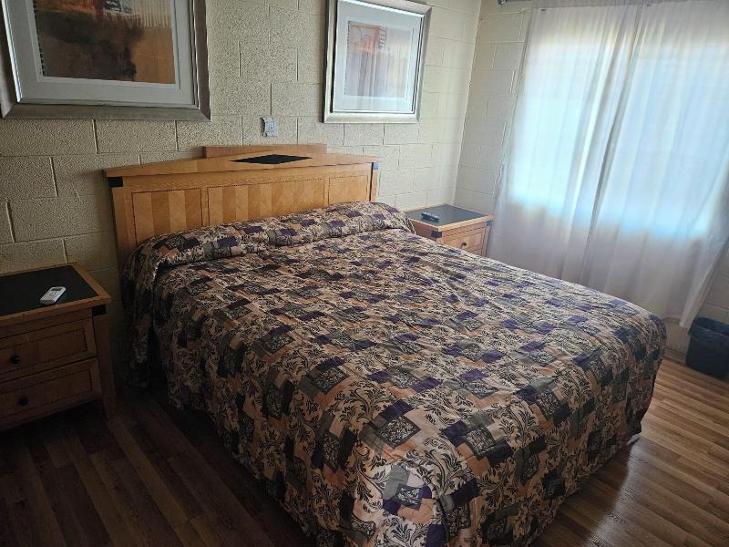 Branding Iron Motel image