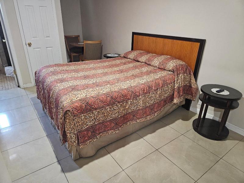 Branding Iron Motel image