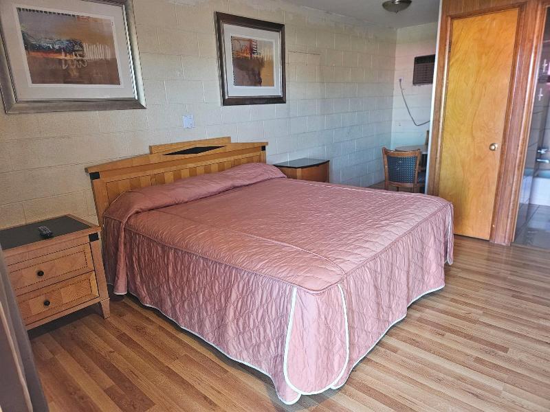 Branding Iron Motel image
