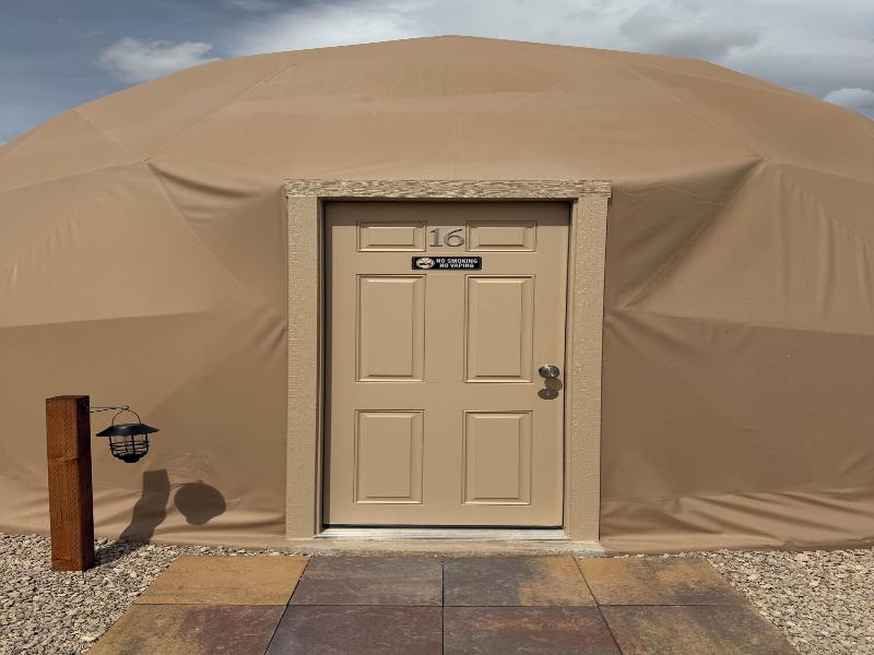 Bryce Glamp And Camp image