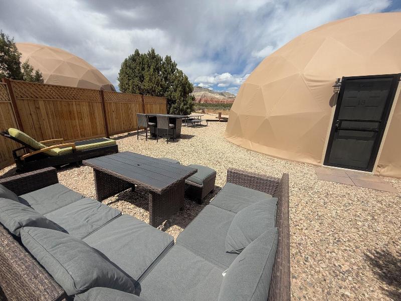 Bryce Glamp And Camp image