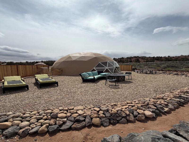 Bryce Glamp And Camp image