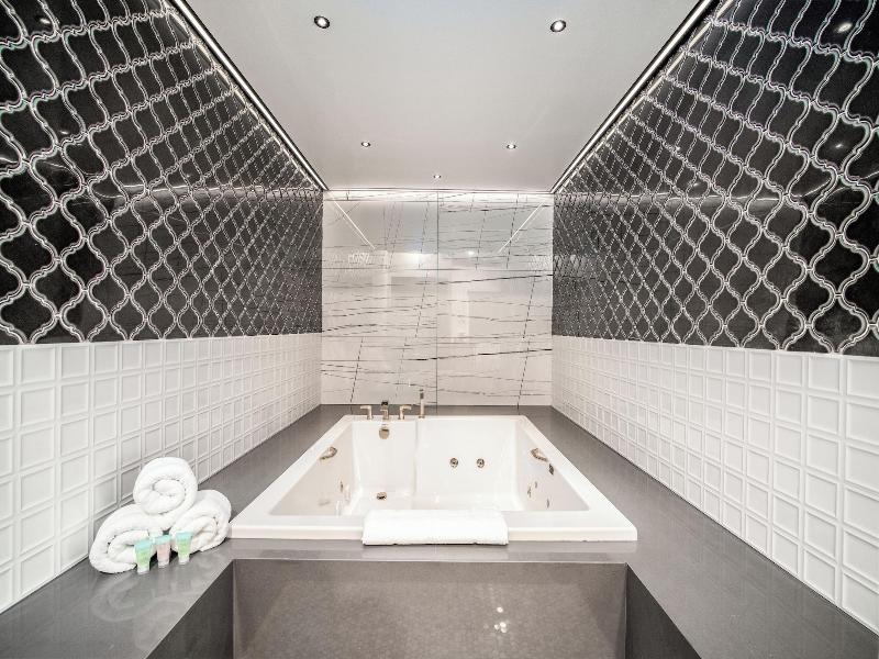 Aspire Inn Studios Spas image