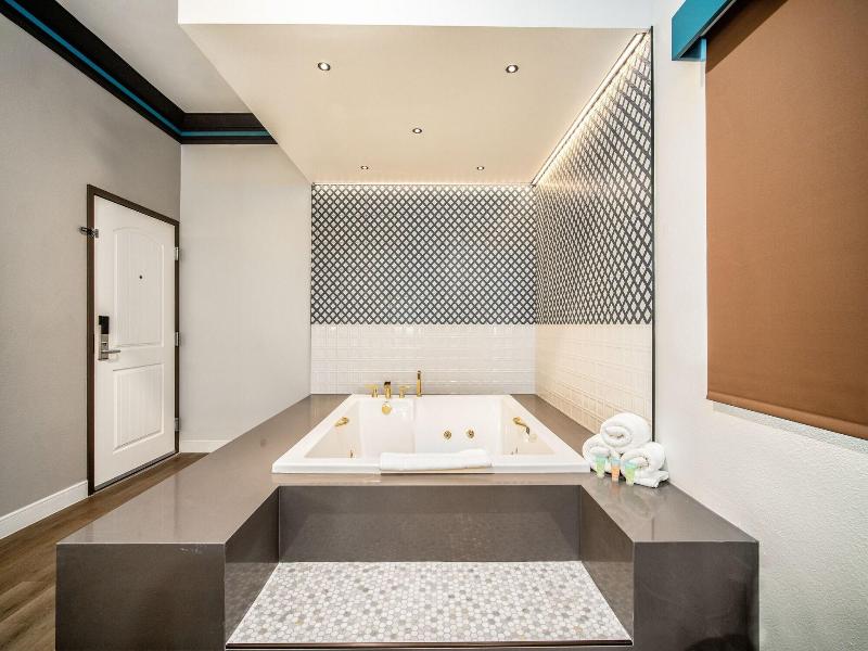 Aspire Inn Studios Spas image