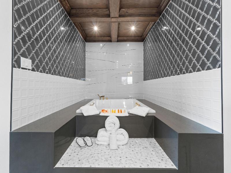 Aspire Inn Studios Spas image