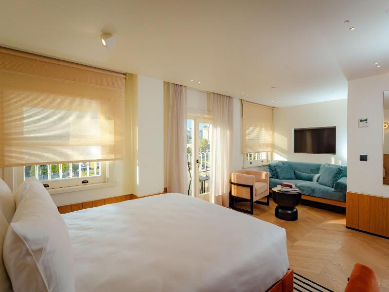 The Gift Hotel image