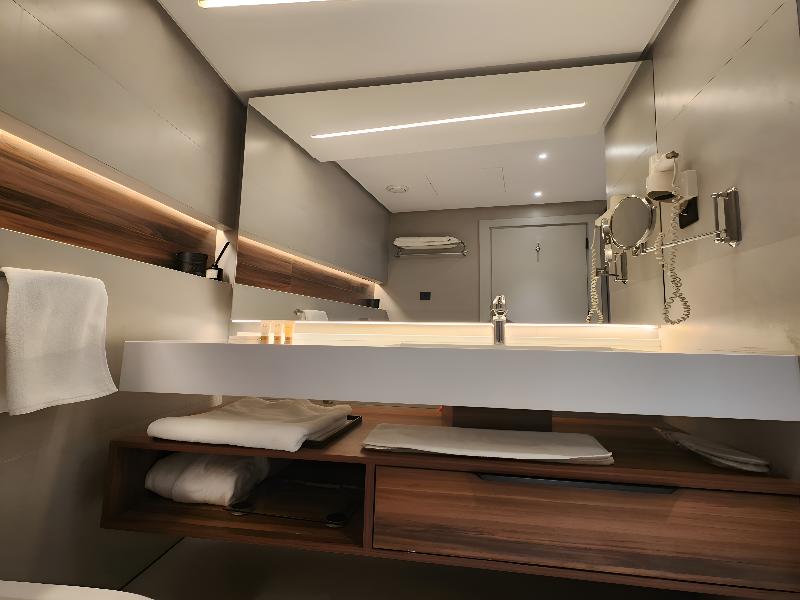 Bloom Hotel image
