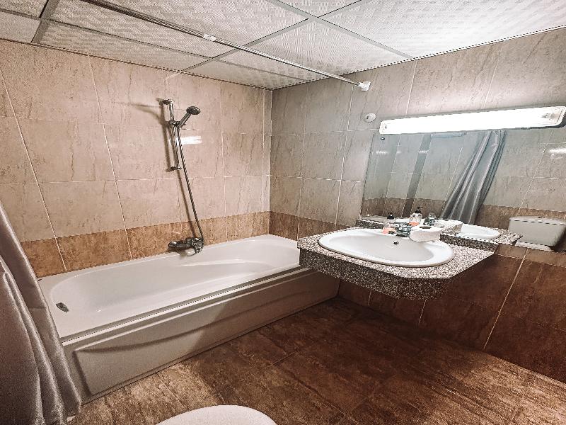 Serenity Lodge image