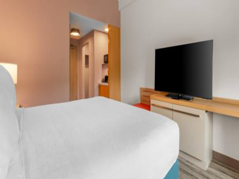 DOUBLE KING SIZE BED
