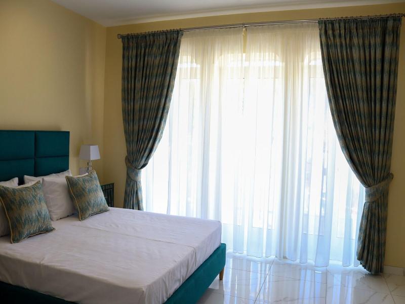 100 Boutique Living gallery photo 11
