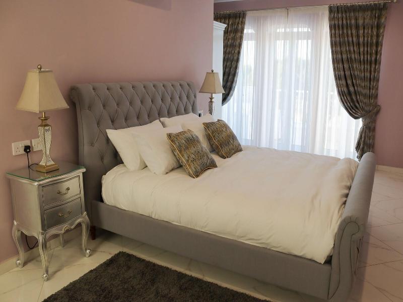 100 Boutique Living gallery photo 15