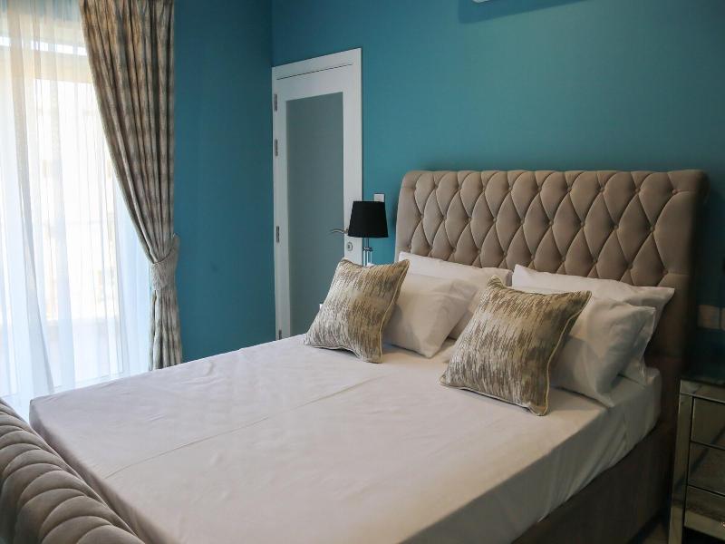 100 Boutique Living gallery photo 17