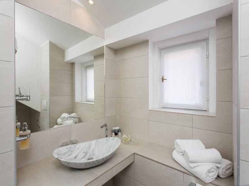 Klarisa Palace Rooms image