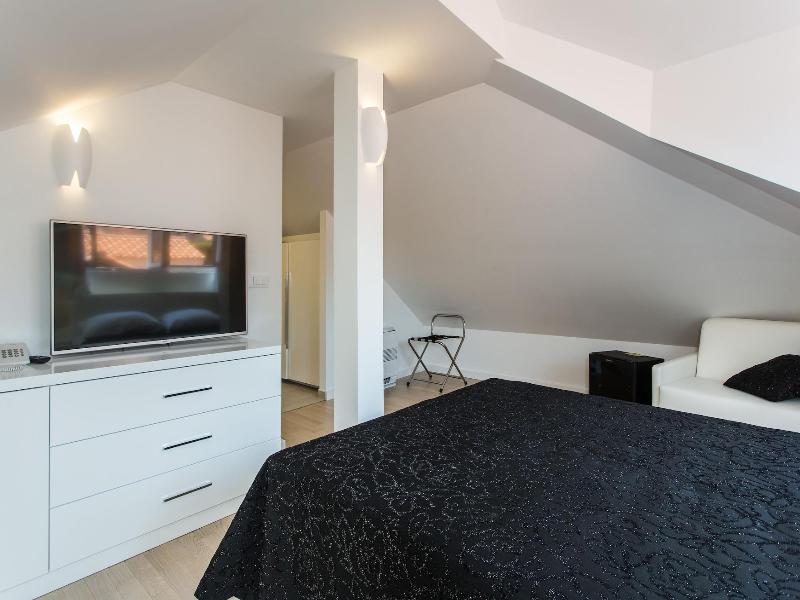 Klarisa Palace Rooms image