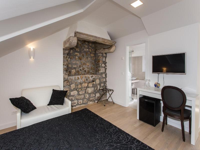 Klarisa Palace Rooms image