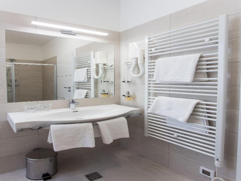 Klarisa Palace Rooms image