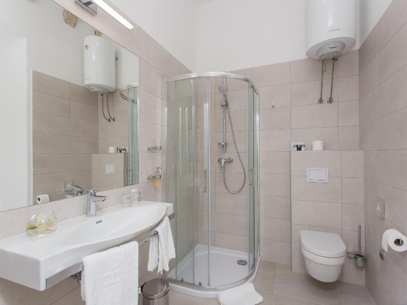 Klarisa Palace Rooms image