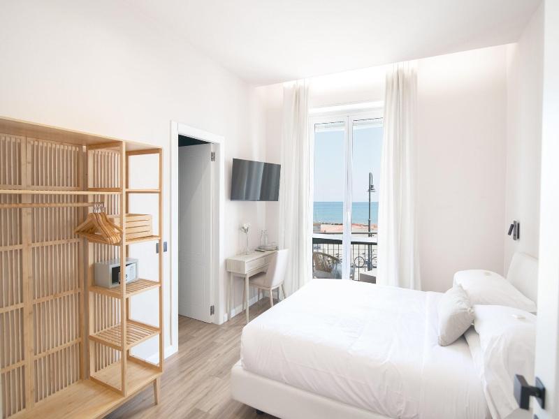 Albium Hotel image