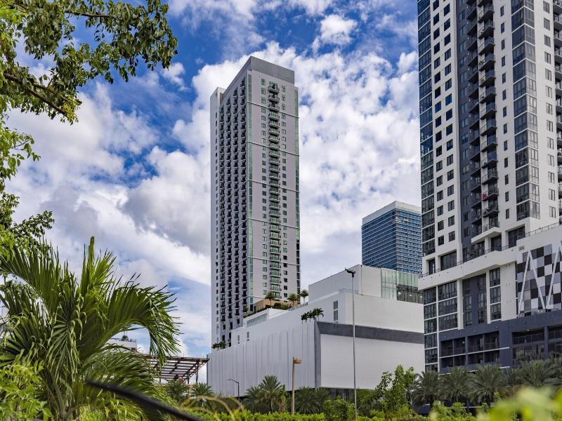 Global Luxury Suites Miami Worldcenter — general view
