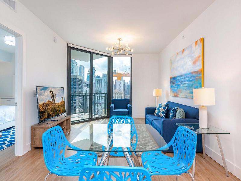 Global Luxury Suites Miami Worldcenter image