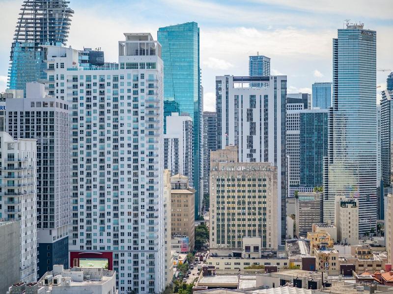 Global Luxury Suites Miami Worldcenter image
