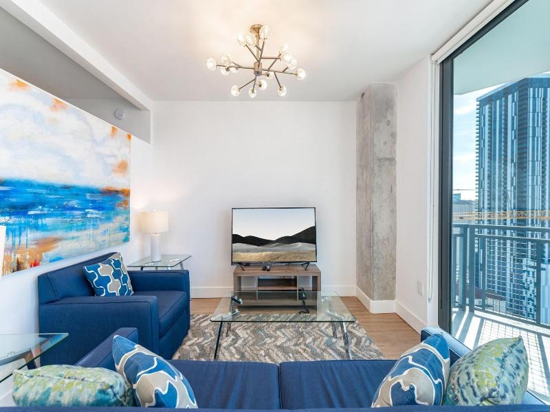 Global Luxury Suites Miami Worldcenter image
