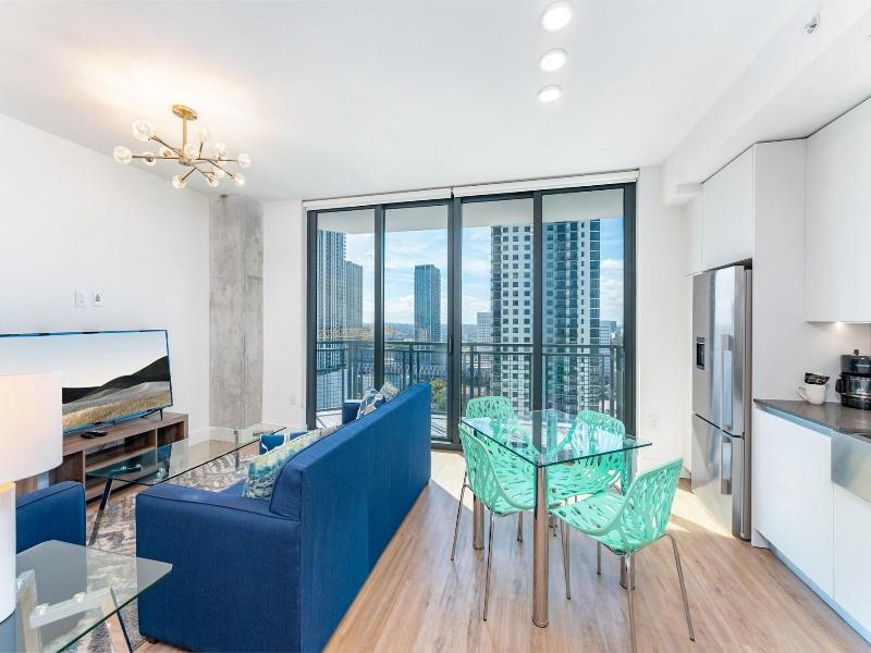 Global Luxury Suites Miami Worldcenter image