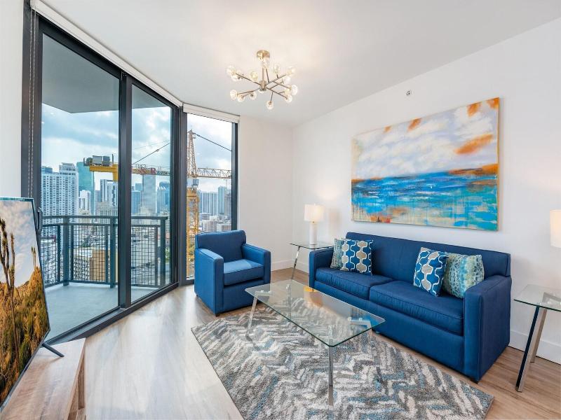 Global Luxury Suites Miami Worldcenter image