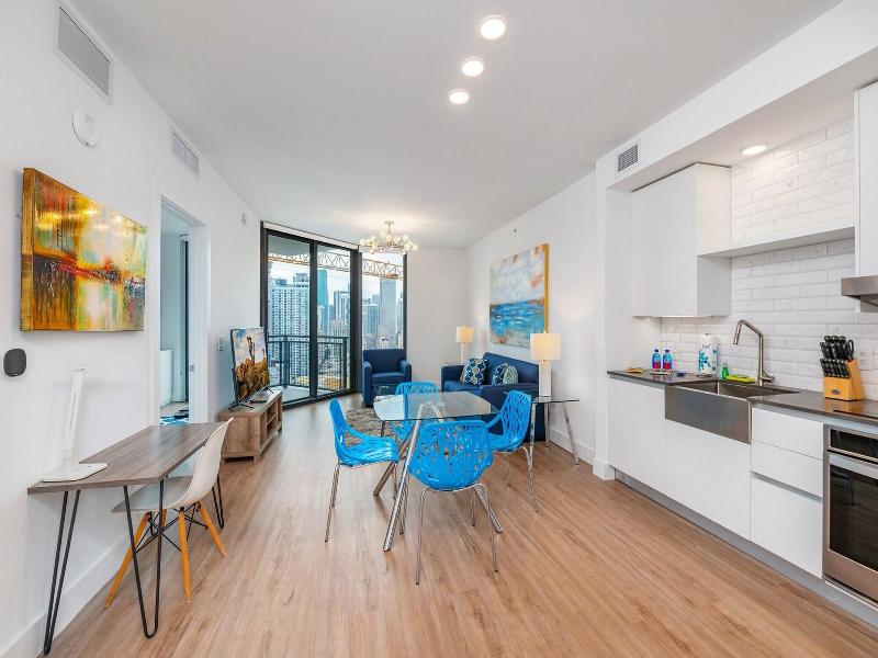Global Luxury Suites Miami Worldcenter image