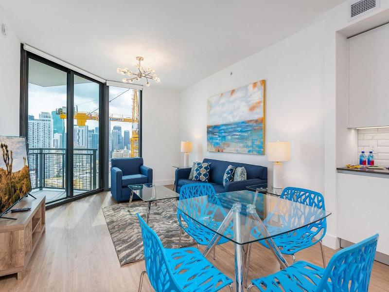 Global Luxury Suites Miami Worldcenter image