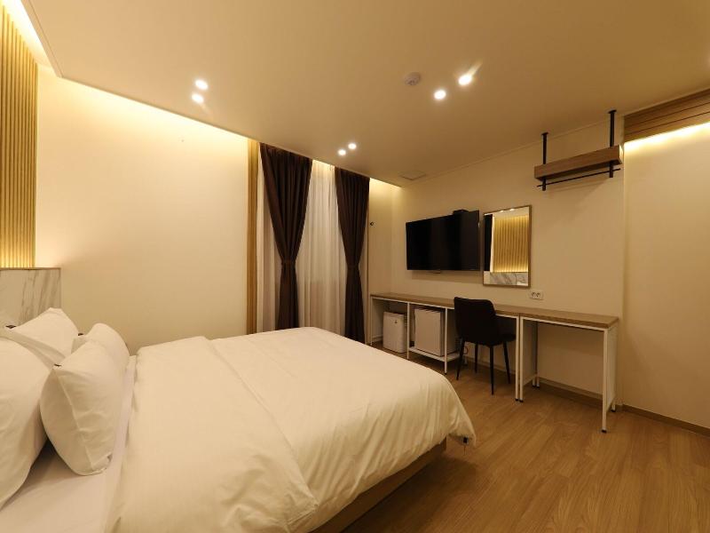 Hotel Browndot Chungjang image