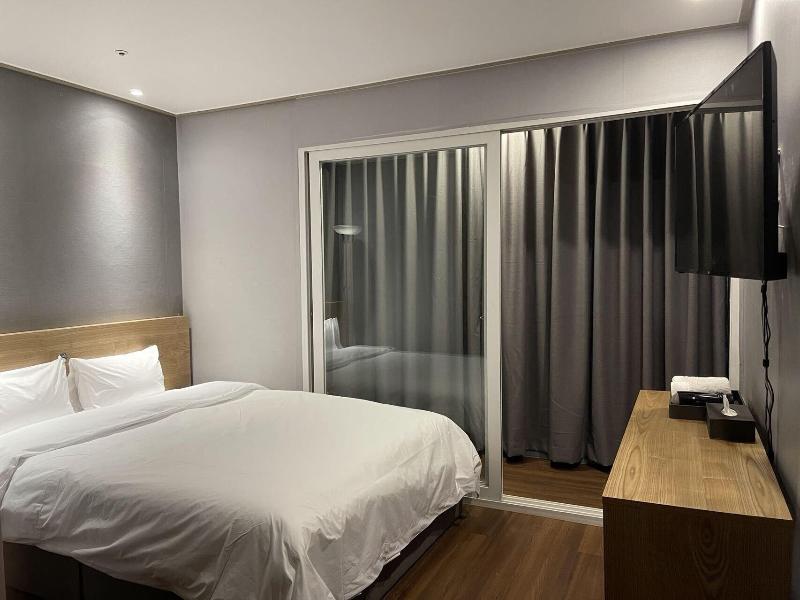 The Garden Hotel image