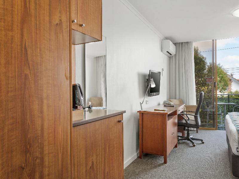 Bayside Geelong Hotel & Apartments image