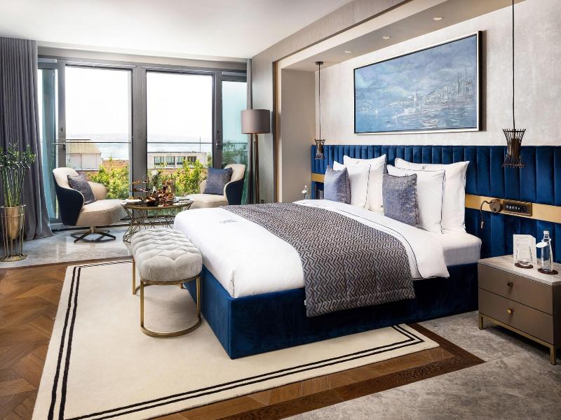 The Maestro Hotel image